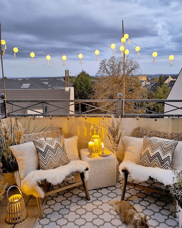 Keep Your Apartment Balcony Cuddly and Fancy